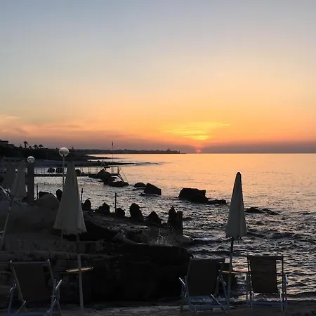 Zen House Relaxation And Peace Steps From The Sea Apartment Bari