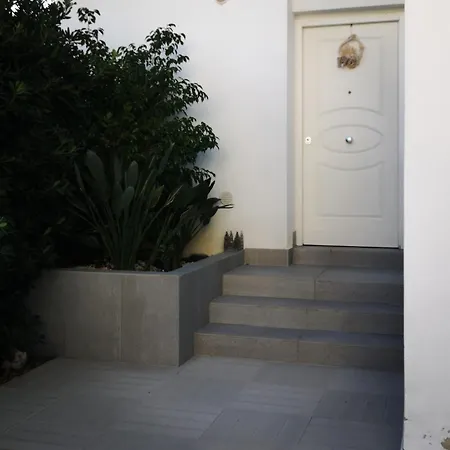 Zen House Relaxation And Peace Steps From The Sea Apartment *